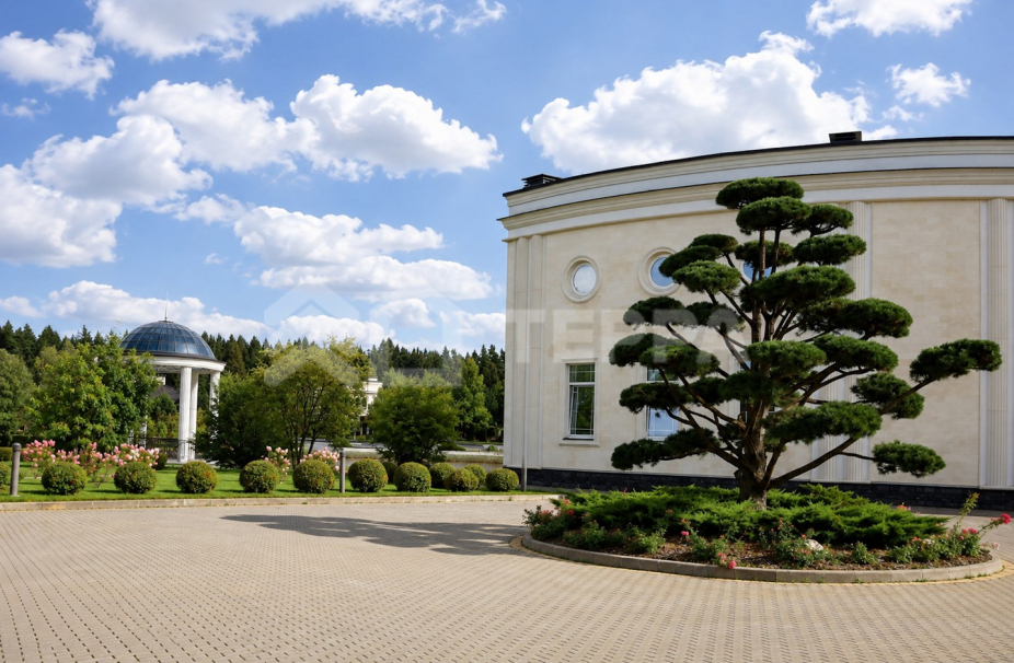 Ренессанс Парк