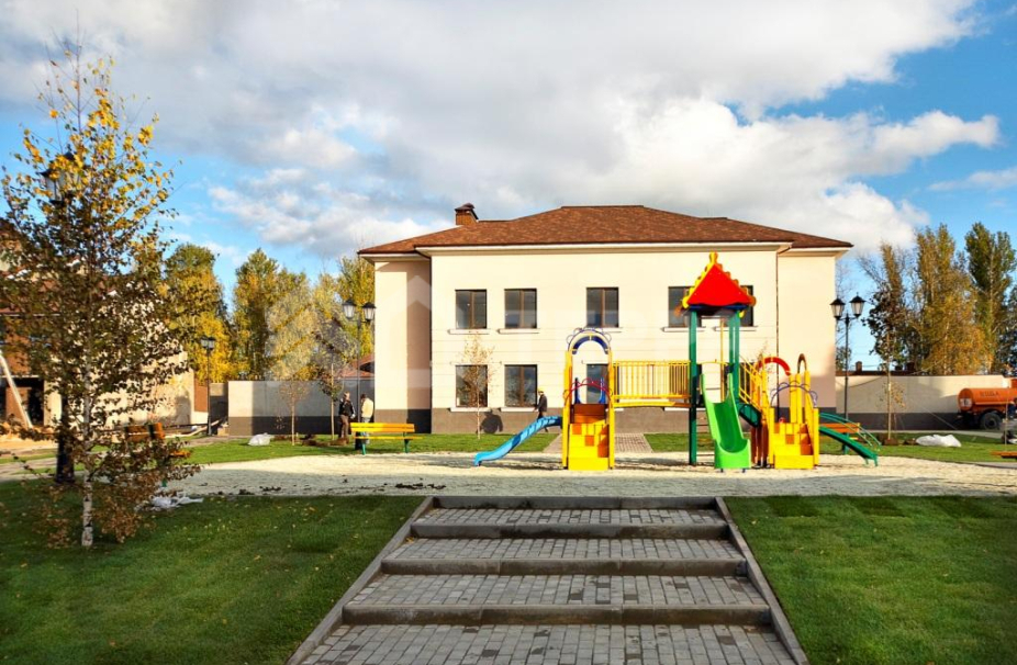 Западная Резиденция